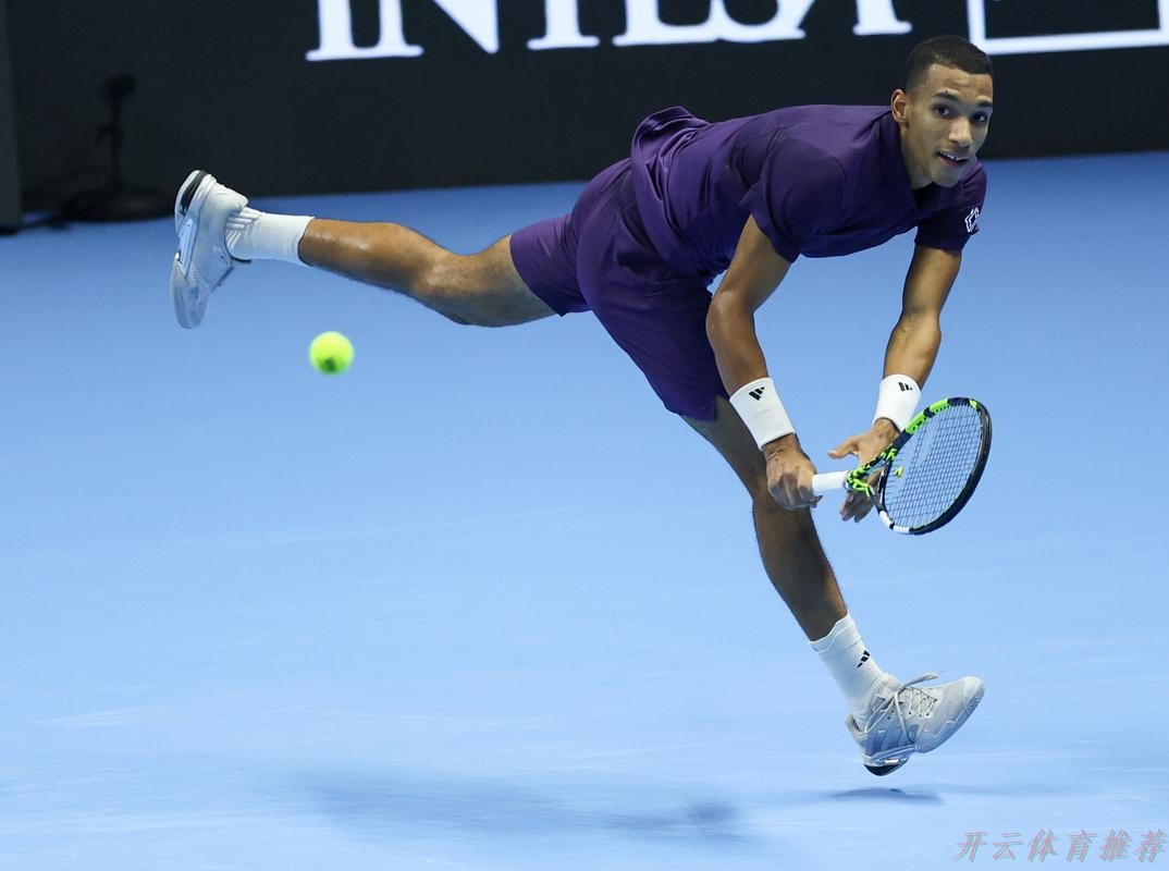 开云体育下载中心：ATP总决赛-阿尔卡拉斯2-0阿利亚西姆 将与辛纳争冠